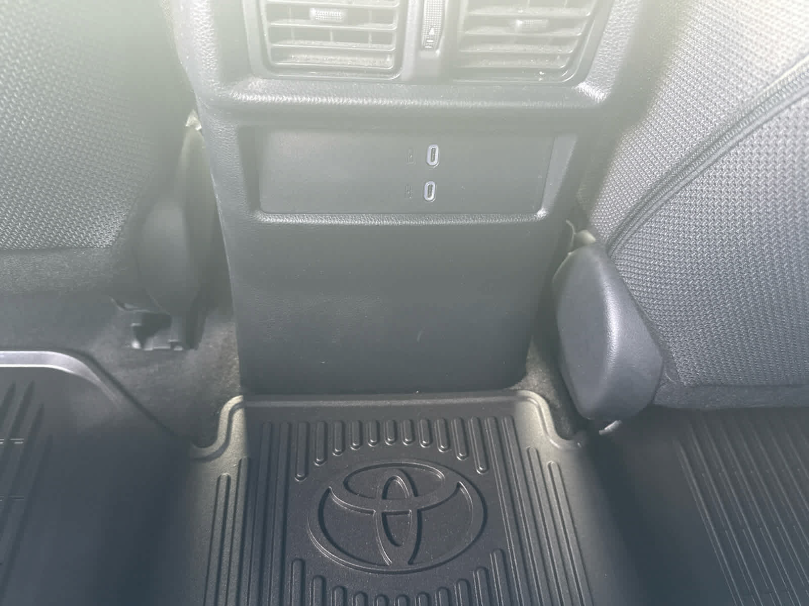 Used 2025 Toyota 4Runner SR5 AWD/4WD image 30