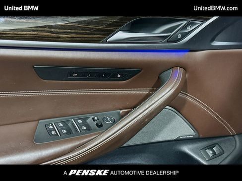 Used 2020 BMW M550i xDrive image 3