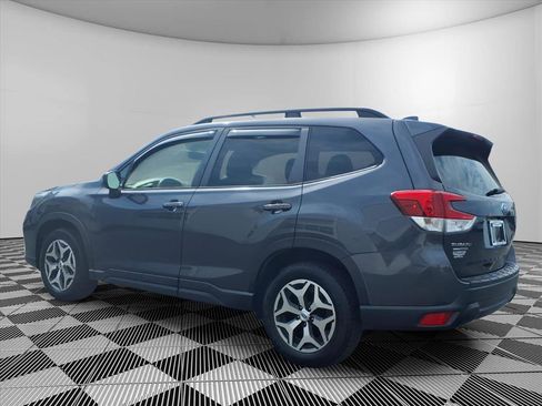 Used 2020 Subaru Forester Premium AWD/4WD image 5