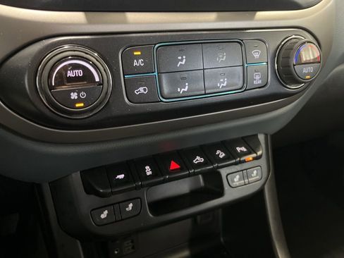Used 2020 Chevrolet Colorado Z71 AWD/4WD image 14