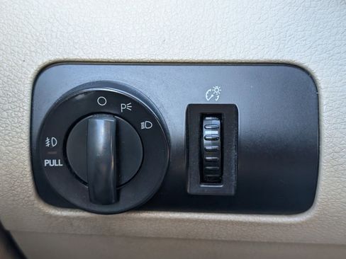 Used 2006 Ford Mustang GT Premium image 18