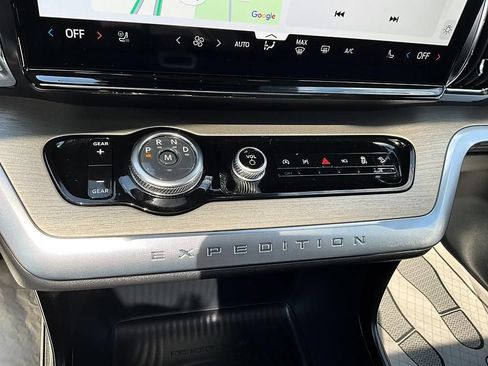 Used 2026 Ford Expedition Platinum w/ Driver's Package AWD/4WD image 24