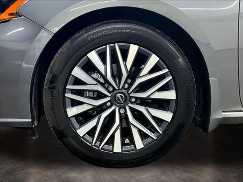 Used 2023 Nissan Altima 2.5 SV w/ SV Premium Package FWD image 34
