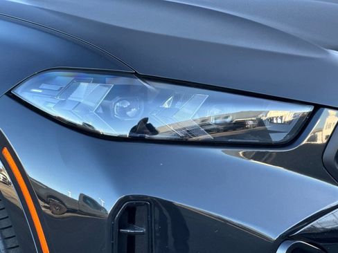 Used 2024 BMW X6 M60i image 10