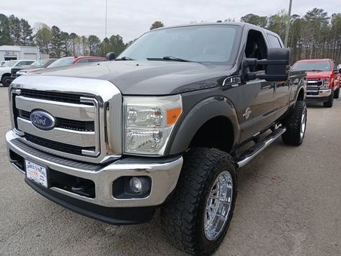 Used 2016 Ford F350 Lariat w/ Lariat Interior Package image 12