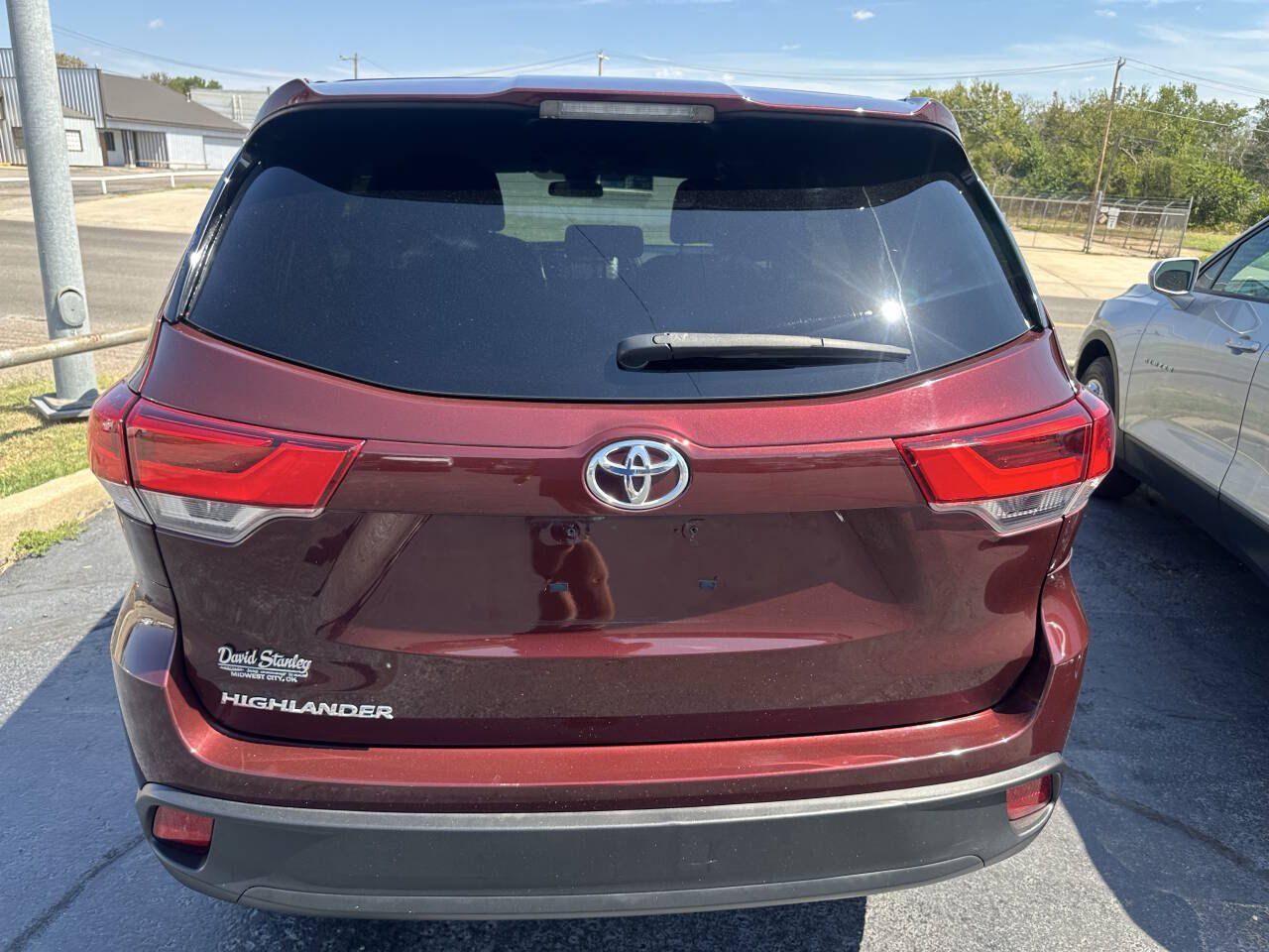 Used 2019 Toyota Highlander LE FWD image 8