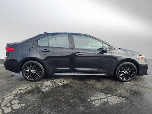 Used 2022 Toyota Corolla SE image 2