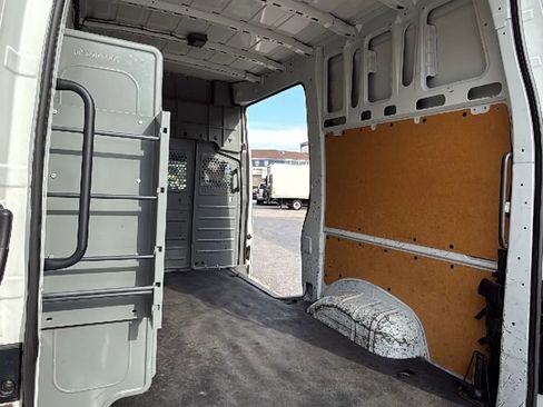 Used 2014 Nissan NV 2500 SV w/ Side & Curtain Airbag Package RWD image 23