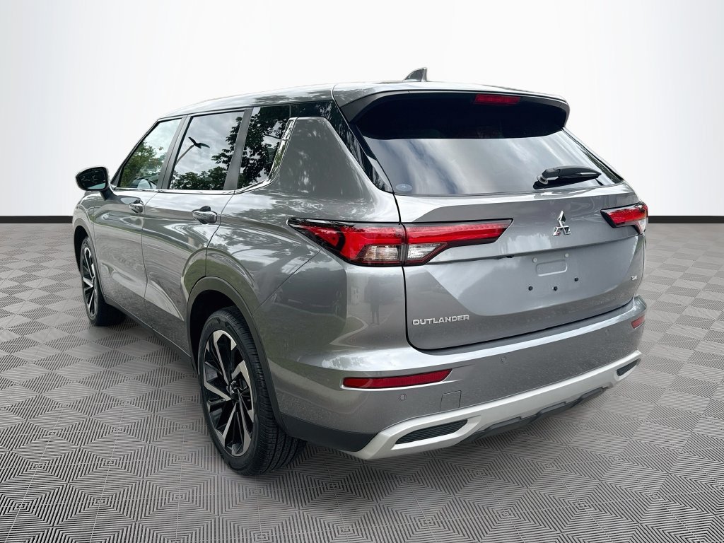 Used 2023 Mitsubishi Outlander SE FWD image 8