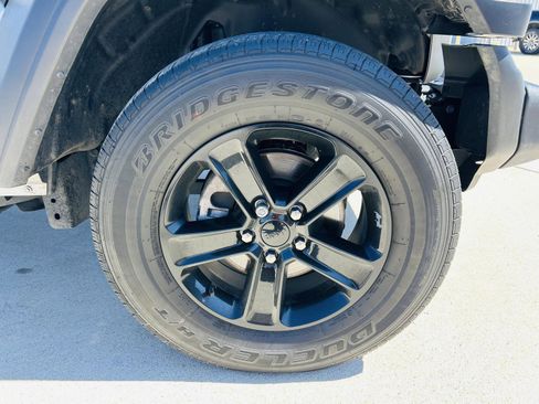 Used 2022 Jeep Wrangler Unlimited Sport AWD/4WD image 35