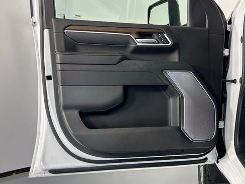 Used 2024 Chevrolet Silverado 2500 High Country w/ High Country Premium Package image 37