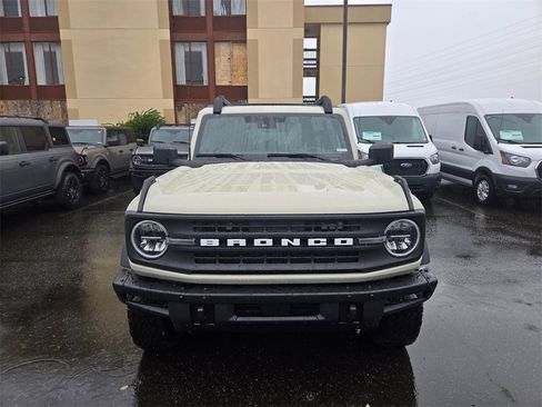 New 2025 Ford Bronco Big Bend w/ Black Diamond Package image 2