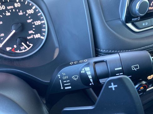 Certified 2025 Nissan Rogue SV image 38