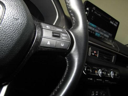 Certified 2025 Honda Pilot Touring image 6