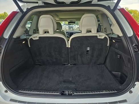 Used 2021 Volvo XC90 T6 Momentum image 99