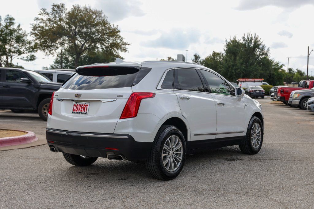 Used 2018 Cadillac XT5 Luxury w/ Driver Awareness Package FWD image 4