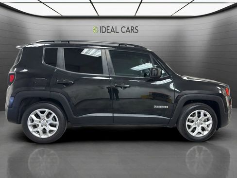 Used 2018 Jeep Renegade Latitude w/ Popular Equipment Group FWD image 6