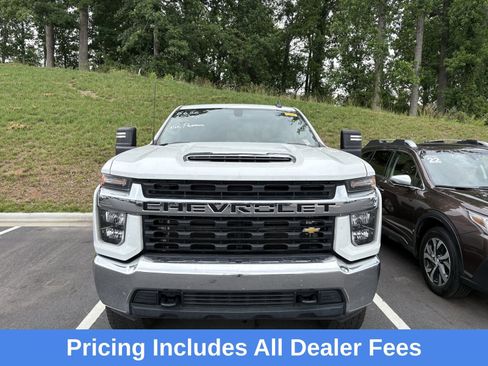 Used 2022 Chevrolet Silverado 2500 LT AWD/4WD image 2