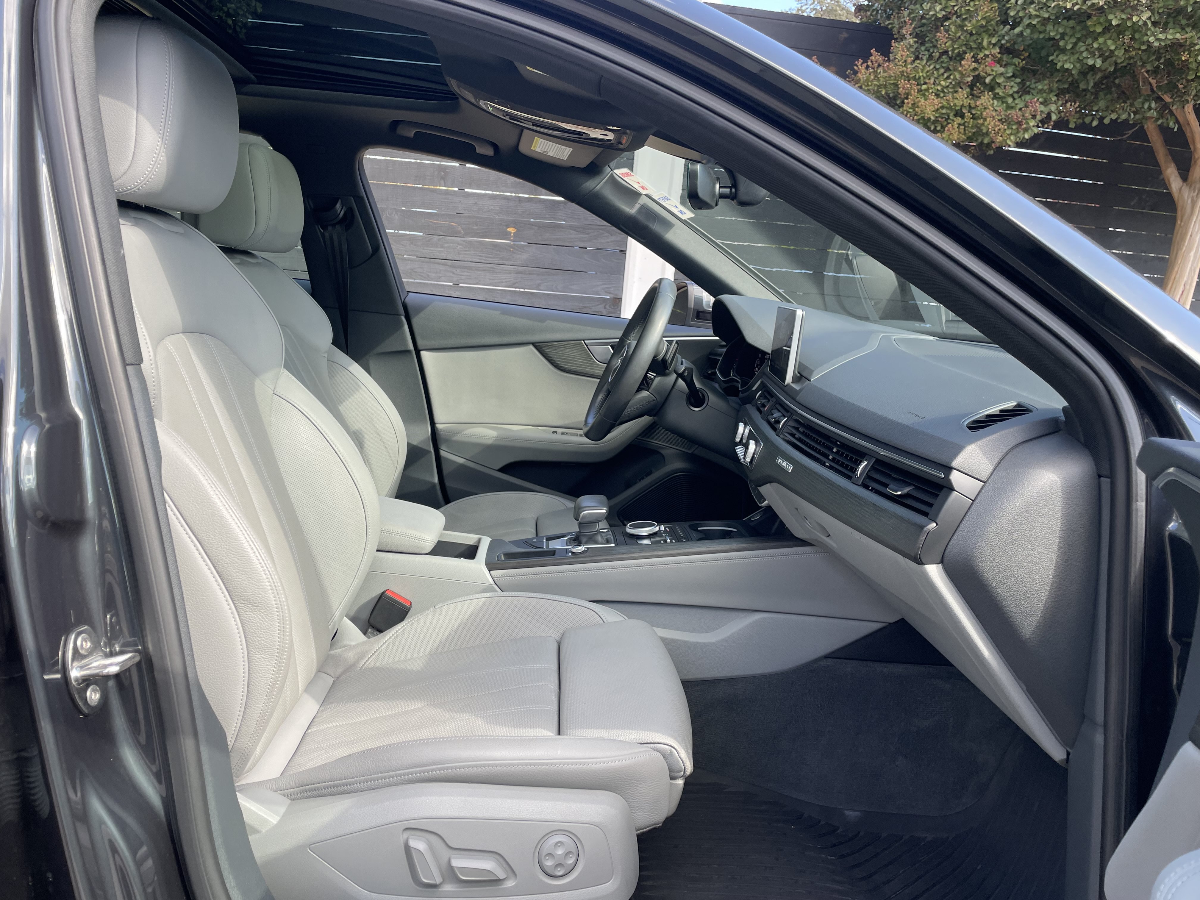 Used 2019 Audi A4 2.0T Prestige w/ Prestige Package AWD/4WD image 6