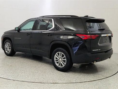 Used 2023 Chevrolet Traverse LT w/ Rear Camera Mirror Package AWD/4WD image 5