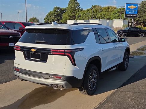 New 2026 Chevrolet Traverse LT image 4