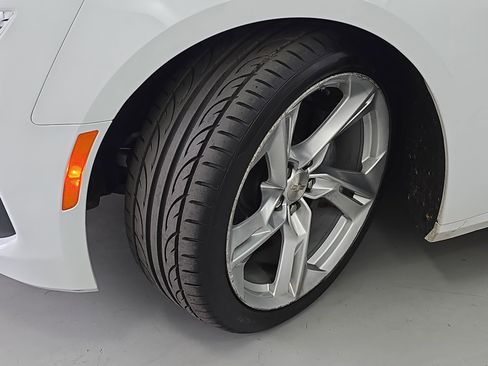 Used 2020 Chevrolet Camaro SS image 31