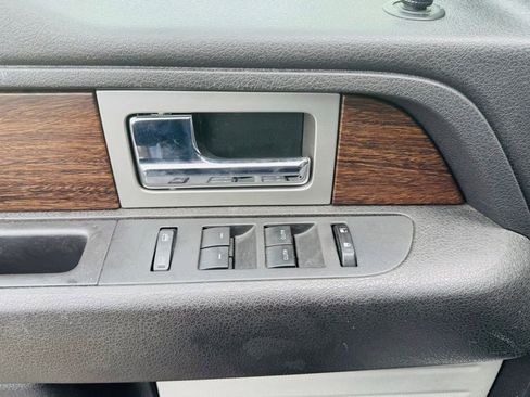 Used 2013 Ford F150 Lariat w/ Lariat Chrome Pkg image 9