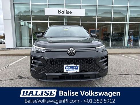 New 2026 Volkswagen Tiguan SE R-Line image 2