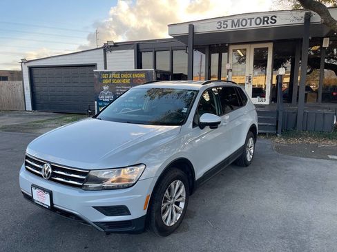 Used 2018 Volkswagen Tiguan S image 1
