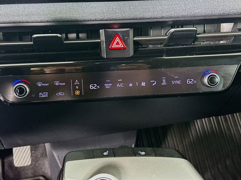 Used 2022 Kia EV6 Light image 24