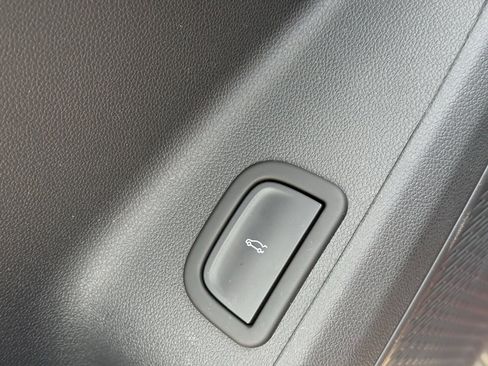 Used 2024 Chevrolet Traverse LT w/ LPO, Floor Liner Package image 25