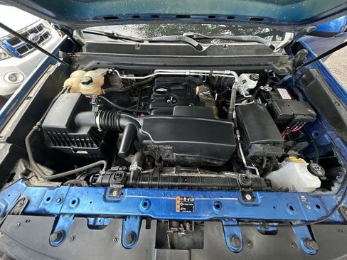 Used 2019 Chevrolet Colorado W/T w/ WT Convenience Package image 11