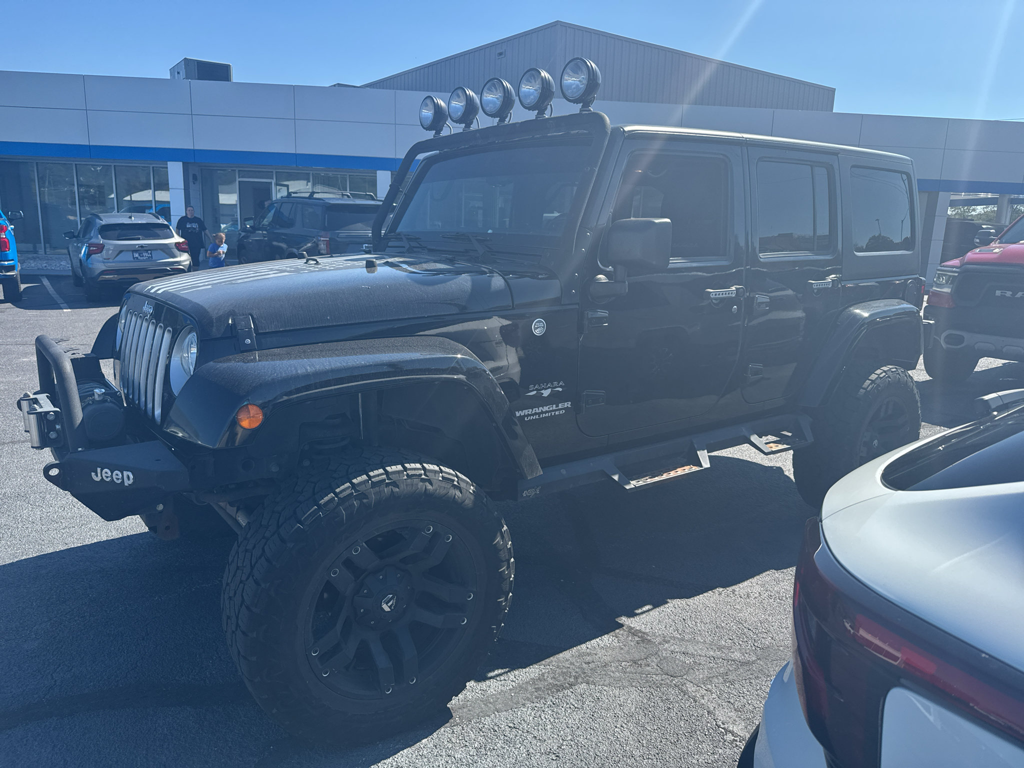 Used 2017 Jeep Wrangler Unlimited Sahara w/ Connectivity Group AWD/4WD image 1