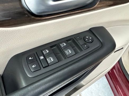Used 2021 Chrysler Pacifica Limited w/ Premium & Safety Sphere Group AWD/4WD image 19
