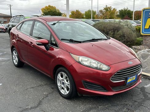 Used 2014 Ford Fiesta SE image 1