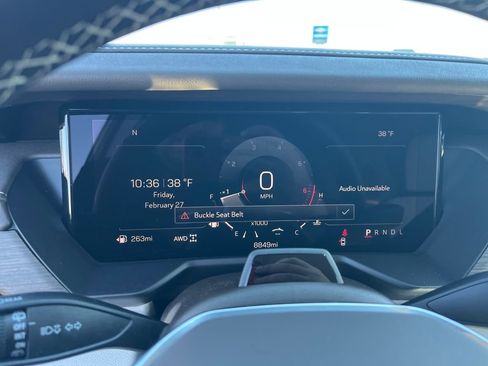 Used 2026 GMC Acadia Denali w/ Super Cruise Package image 9