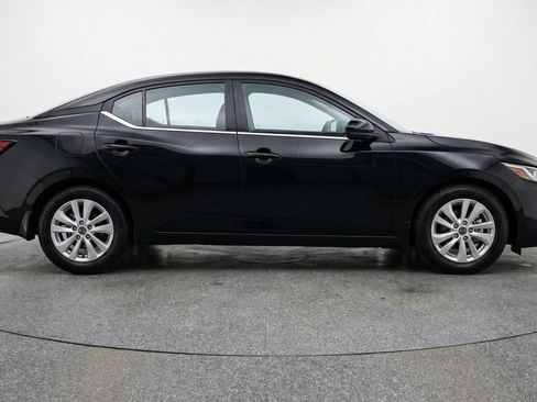 Used 2025 Nissan Sentra S FWD image 11