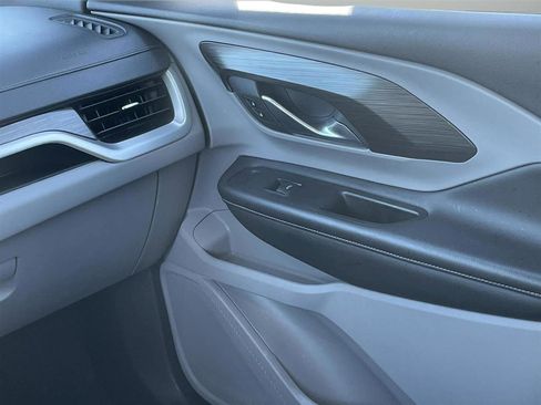 Used 2024 GMC Terrain SLT image 19