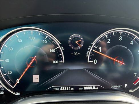 Used 2017 BMW 740i RWD image 11