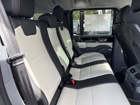 New 2025 INEOS Grenadier Fieldmaster Edition image 29