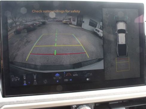 Used 2025 Toyota Tacoma Trailhunter image 21