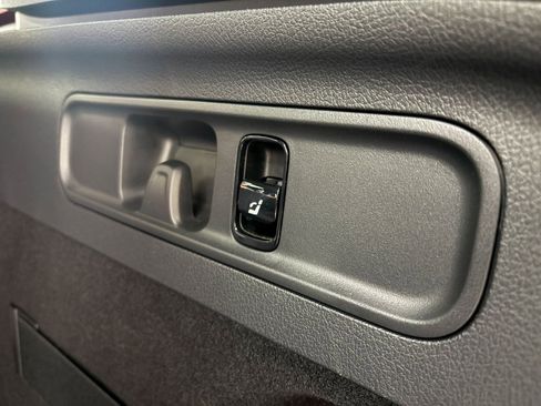 Used 2024 Mercedes-Benz GLC 43 AMG 4MATIC image 33