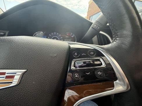 Used 2020 Cadillac Escalade Premium Luxury RWD image 26