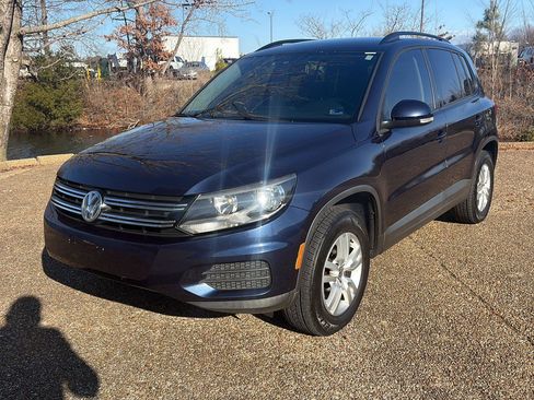 Used 2016 Volkswagen Tiguan S image 11