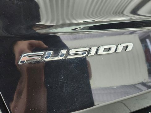 Used 2020 Ford Fusion SE image 29