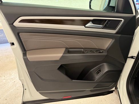 Used 2021 Volkswagen Atlas SE image 23