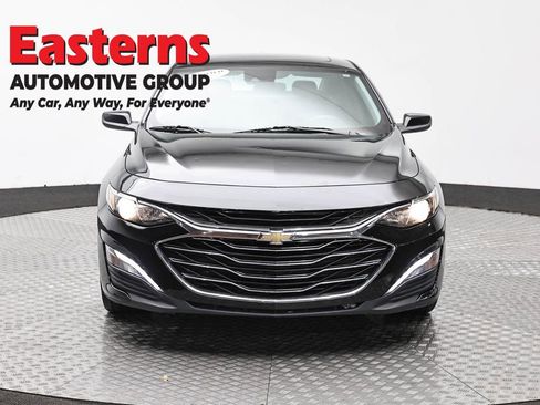 Used 2024 Chevrolet Malibu LT FWD image 2