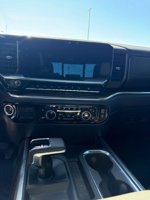 Used 2024 Chevrolet Silverado 1500 LT Trail Boss w/ LT Trail Boss Premium Package AWD/4WD image 6