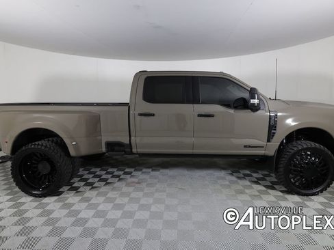 Used 2026 Ford F350 Platinum w/ Platinum Plus Package AWD/4WD image 4