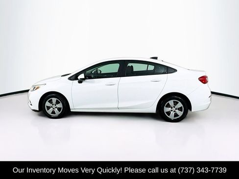 Used 2018 Chevrolet Cruze LS FWD image 4